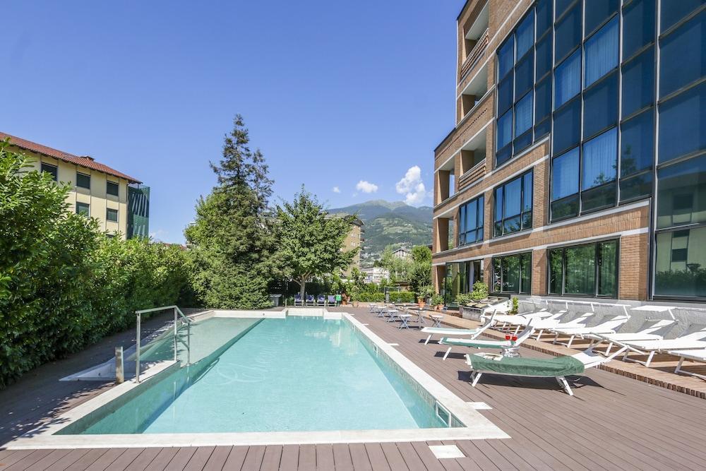 Hostellerie Du Cheval Blanc อาออสตา ภายนอก รูปภาพ