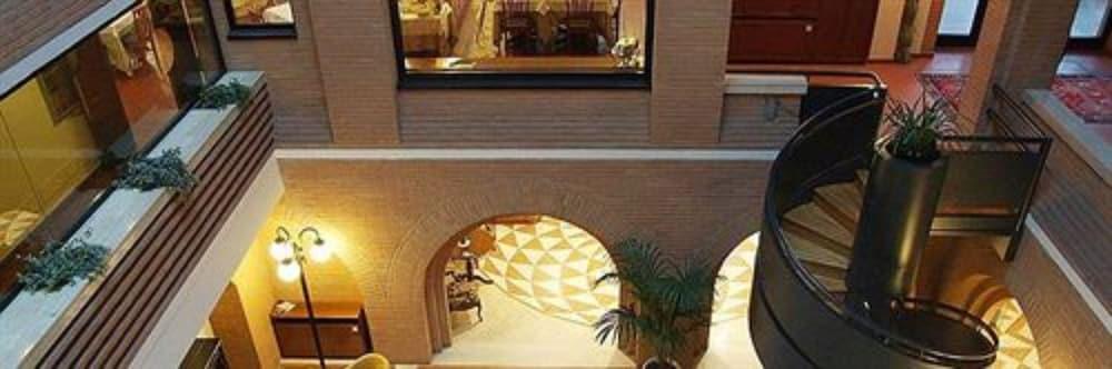Hostellerie Du Cheval Blanc อาออสตา ภายนอก รูปภาพ