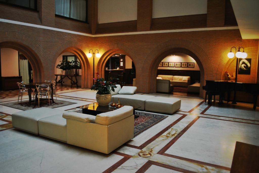 Hostellerie Du Cheval Blanc อาออสตา ภายนอก รูปภาพ
