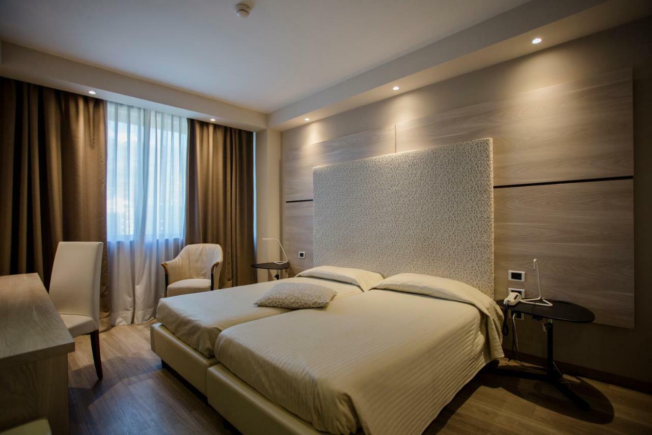 Hostellerie Du Cheval Blanc อาออสตา ภายนอก รูปภาพ