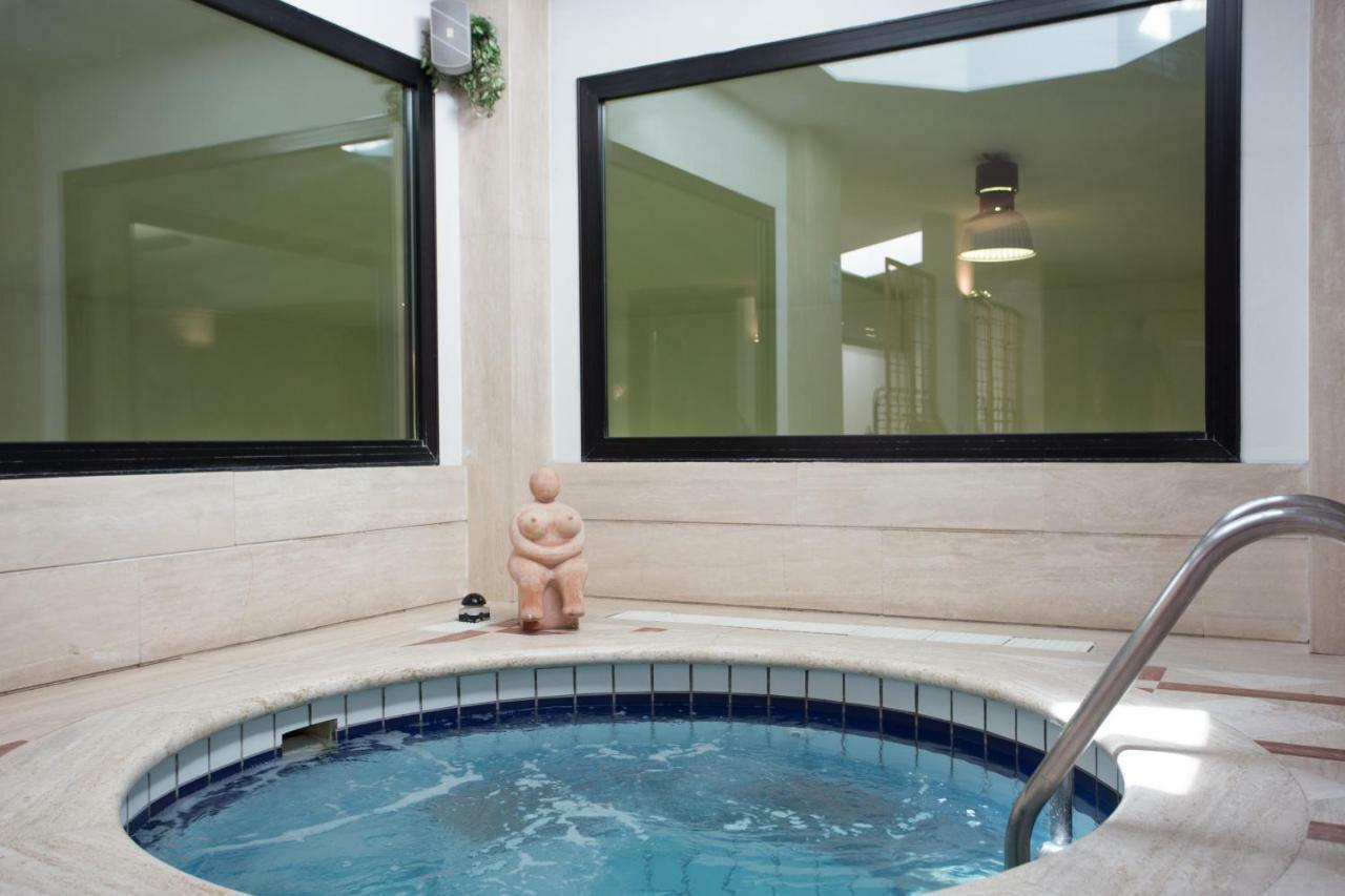 Hostellerie Du Cheval Blanc อาออสตา ภายนอก รูปภาพ